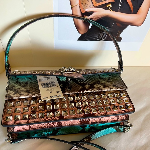 Michael Kors Greenwich - Picture 6 of 16